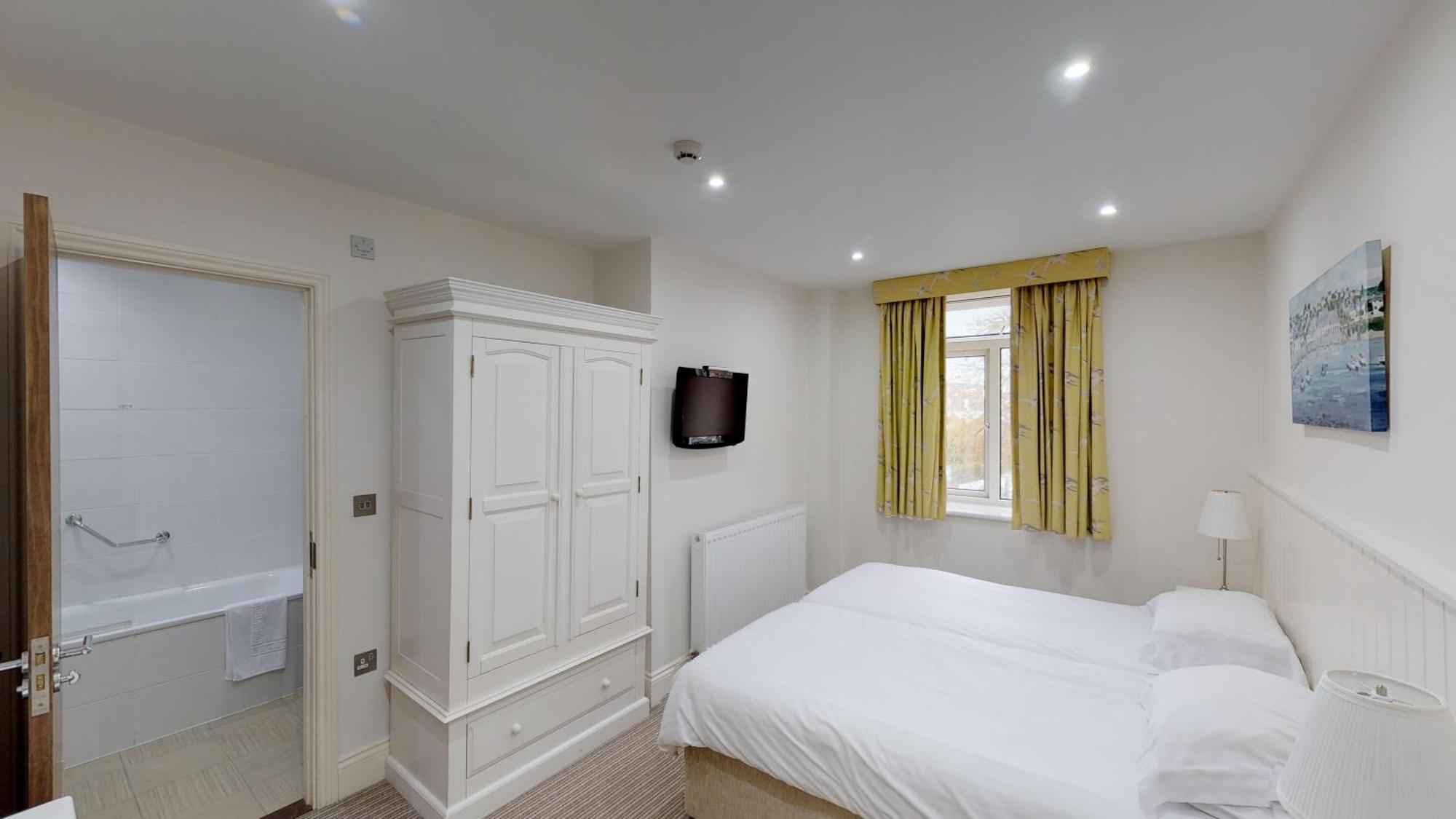 Classic Double or Twin Room,1279315759:JPEG